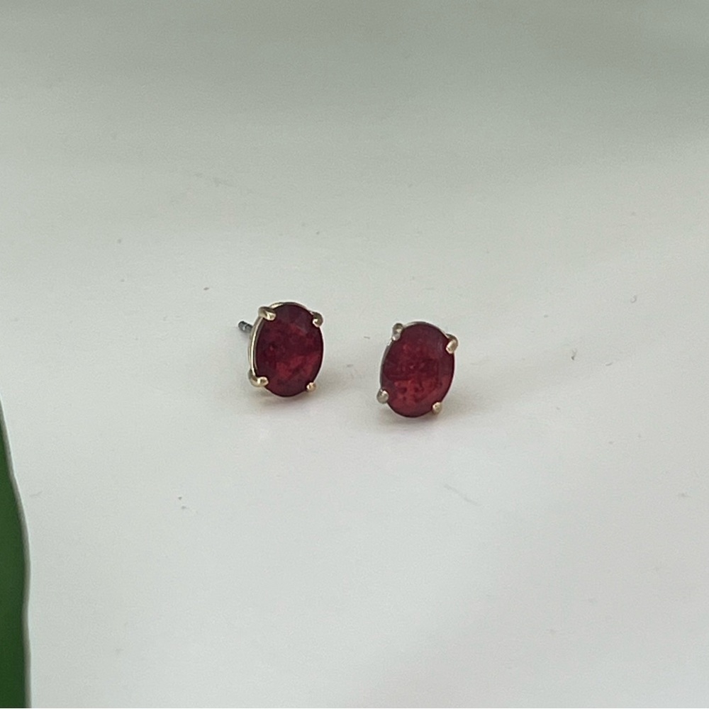 New Stella & Dot Ruby Red Stud Earrings - Picture 5 of 12